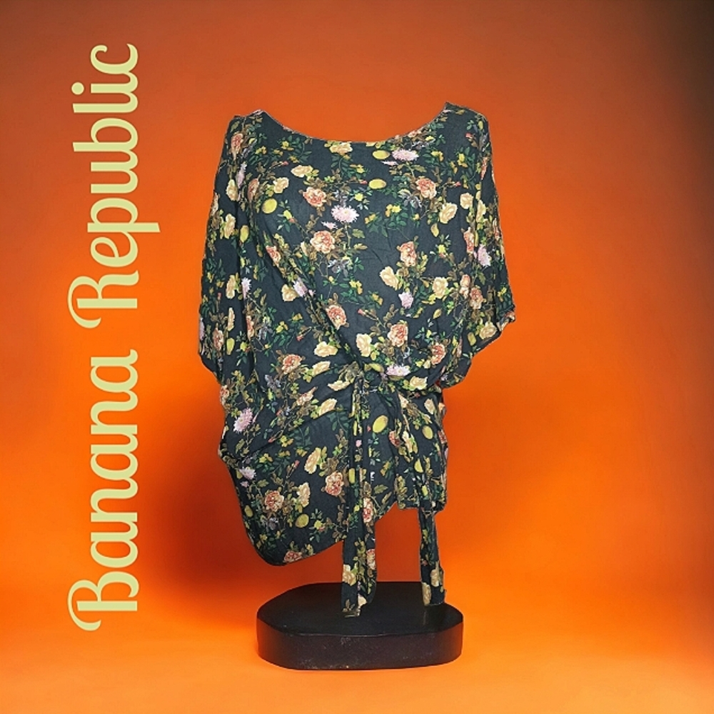 Banana Republic XL Tied Waist Capp Sleeve Jewel Neckline Rayonviscose Blouse